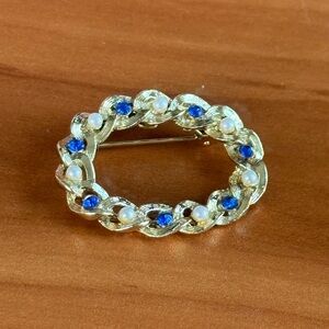 Vintage GERRY Wreath Brooch